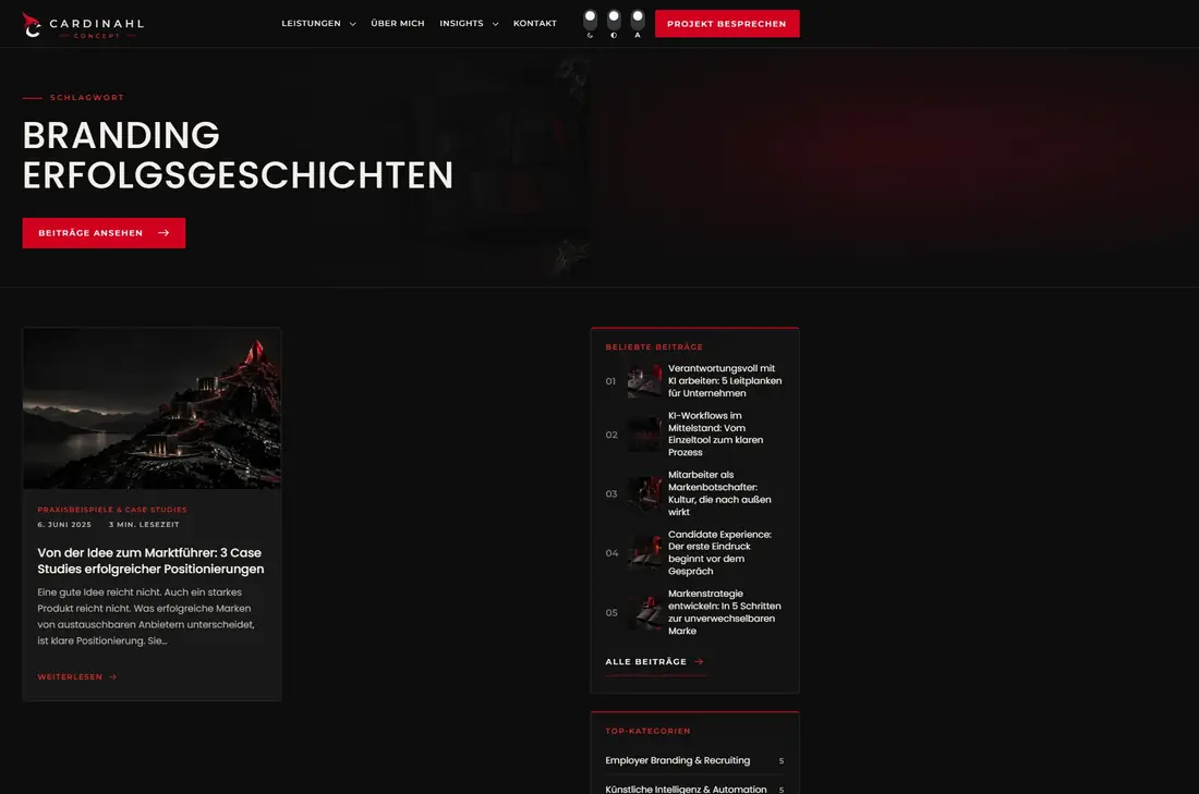Aufgeschlagenes Bildband mit Fallstudien-Fotos, im dunklen Cardinahl-Concept-Stil